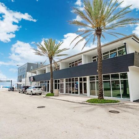 The Purple Pelican Beachfront With Ocean Balcony Unit 1 Fort Lauderdale Exterior photo